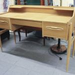 734 7325 DRESSING TABLE